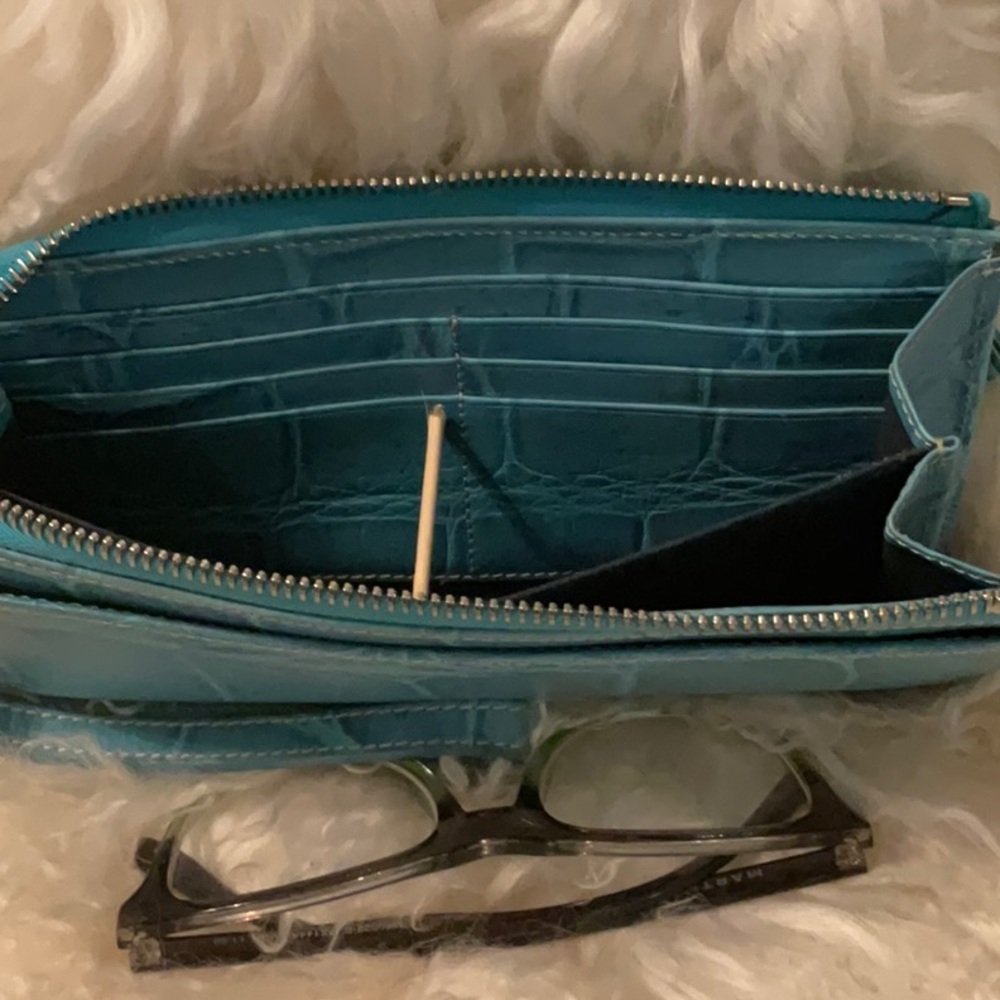 Dooney & Bourke Baby Blue Croc Wristlet Wallet With Silver Lock - Picture 8 of 11